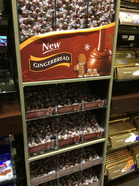 Lindt Chocolate Shop - Vaughan Mills