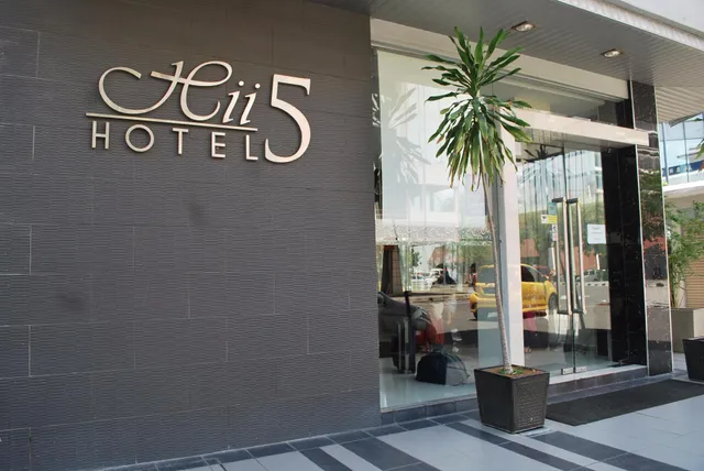 Hii 5 Hotel
