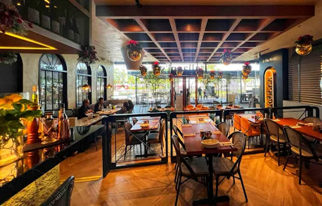 Italianni's Restaurant