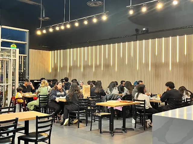 Top Gun Burgers - Mississauga(Halal)