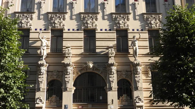 Alberta iela 2a - Jūgendstila ēka