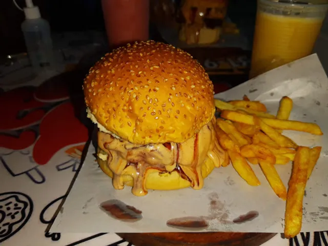 Hamburgão Eunápolis | Rede Farias | Gourmet e Tradicional | Pizzaria | Açai