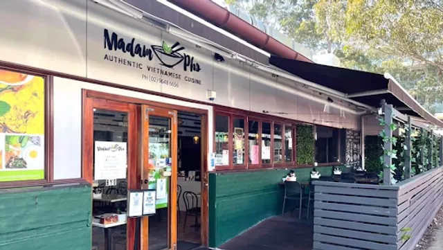Madam Pho Newington