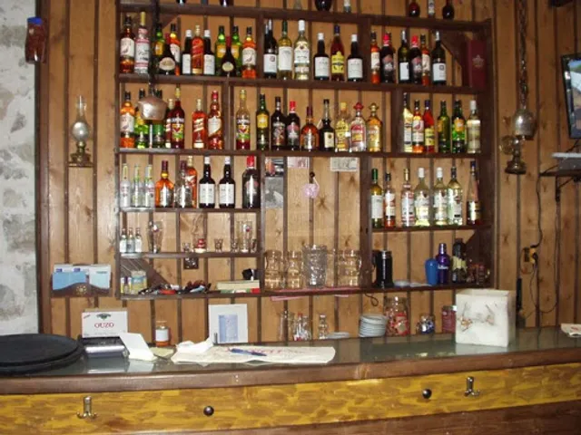 La Godru Αρλετος Κώστας