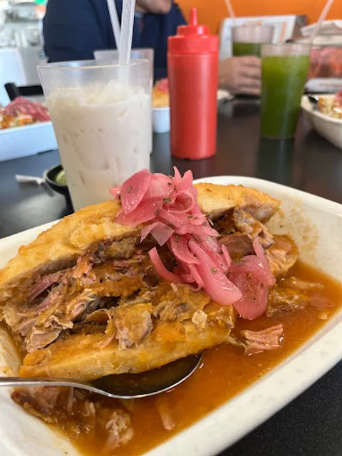 El Chacho Tortas and Birria