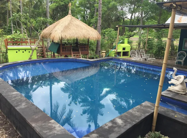 Elephant House and Bungalows Gili Air