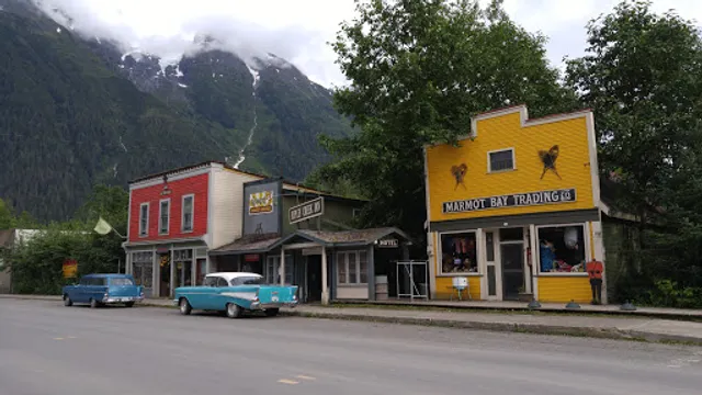 Silverado Cafe & Pizza Parlour