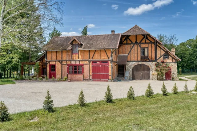 Le Petit Château de Barbizon au Bois du Mée (Chambres & Gîtes/Maisons)