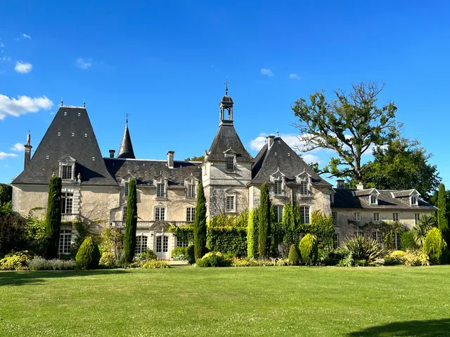 Chateau Le Mas de Montet