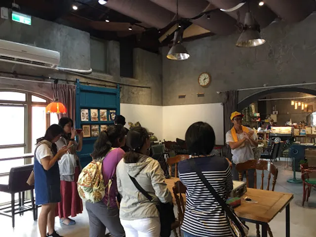 Yilan Used Books and Café