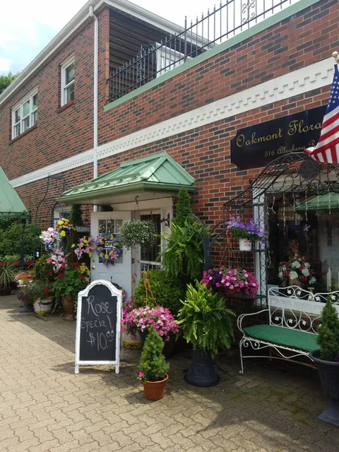 Cheswick-Oakmont Floral