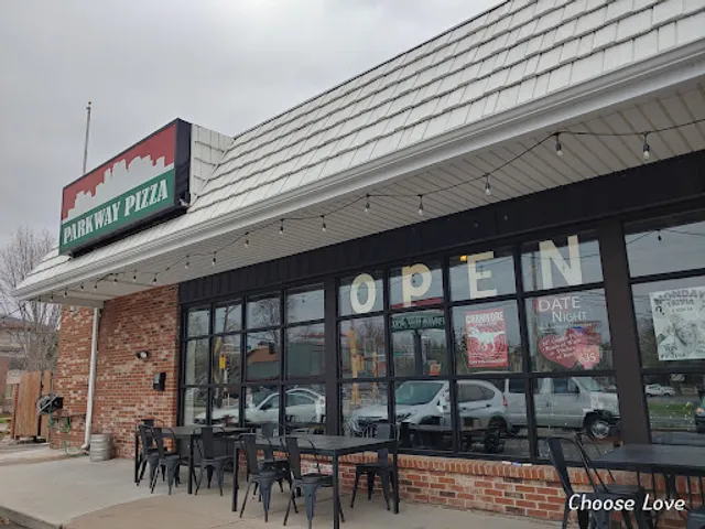 Parkway Pizza - Roseville