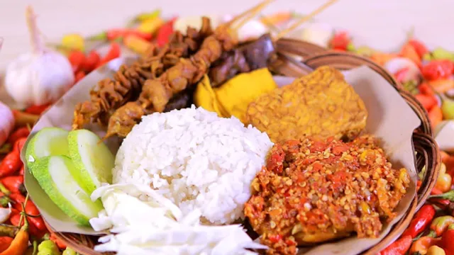 Ayam Gepuk Pak Gembus Cabang UNP