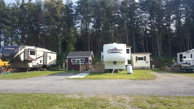 Streamside RV Park and Golf Course