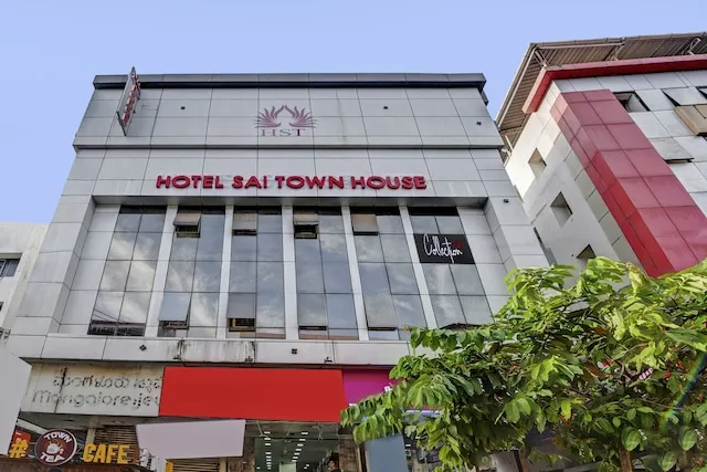 Super Collection O Hotel Sai Town House