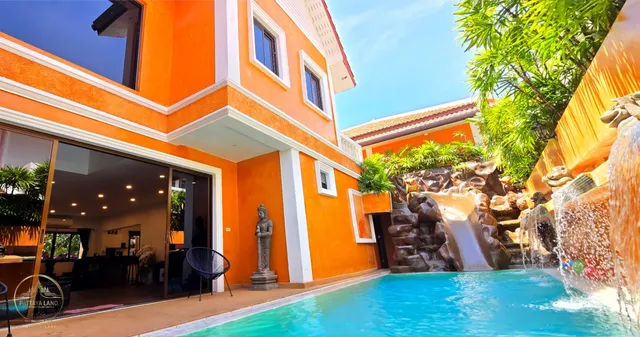HIDELAND Luxury Pool Villa Pattaya Walking Street