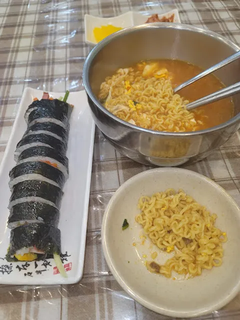 왕세숫대야냉면