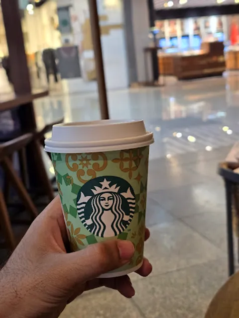 Starbucks Ngurah Rai Keberangkatan Domestik