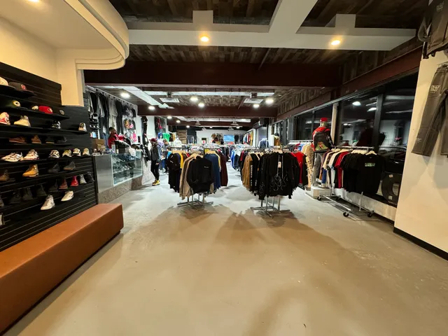 STRONG ISLAND OUTLET