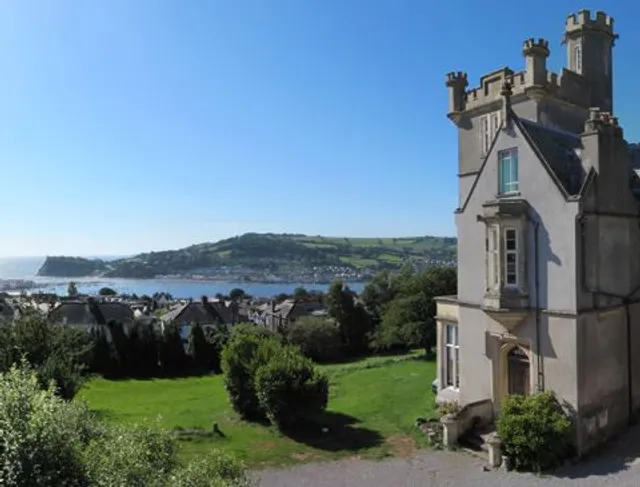 1 Yannon Towers Holiday Rental