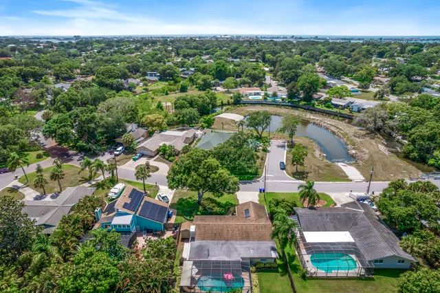 Florida Vacation Pool Home Rental in Largo near Clearwater and Indian Rocks Gulf Beaches