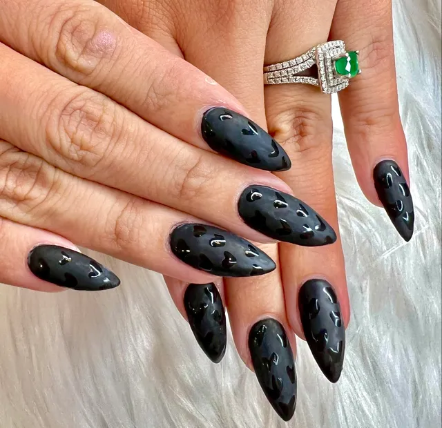 Polished Nail and Brow Lounge