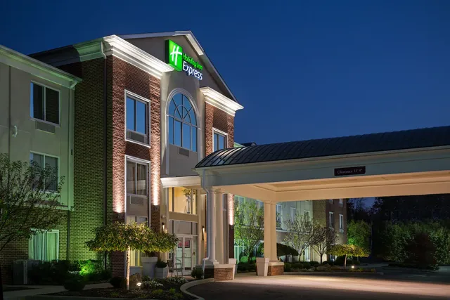 Holiday Inn Express & Suites Youngstown N (Warren/Niles) by IHG
