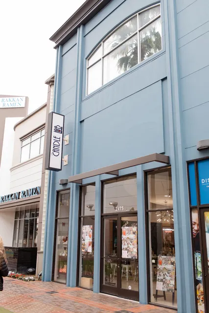 Thee Candle Lab & Perfume Bar