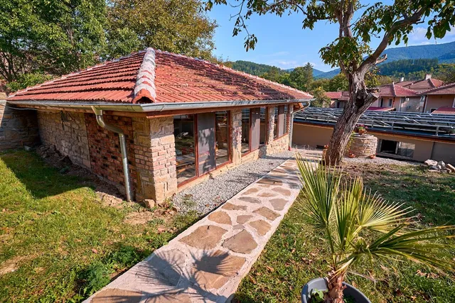 Къщи за гости "Симида"