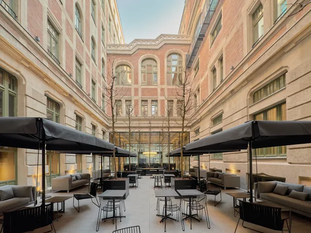 Kozmo Hotel Suites & Spa