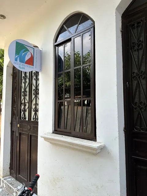 4 Elementos Hostal