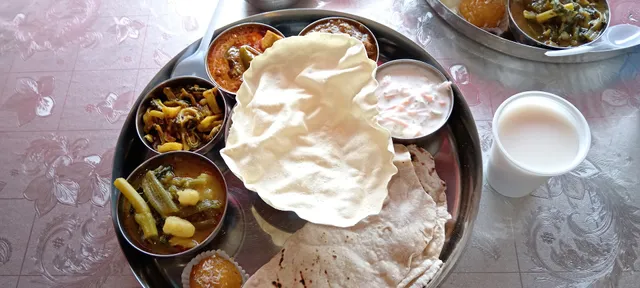 Zwaya Al Dar Restaurant (Govardhan Rest)