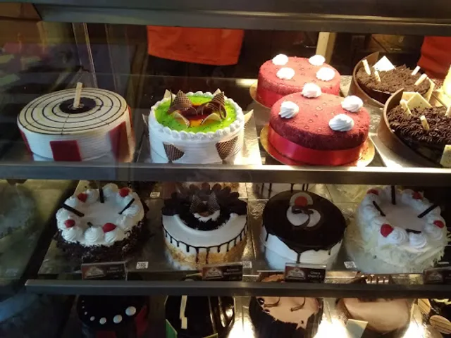 Ribbons & Balloons - The Cake Shop