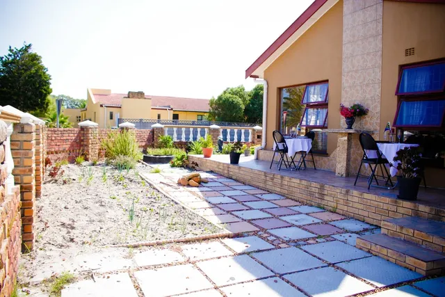 Turningpoint Bed & Breakfast :2 Glenside Road Marinda Heights Kuilsriver : No walk ins calls & bookings only.