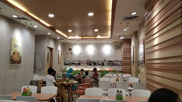 Es Teler 77, Manhattan Time Square Medan