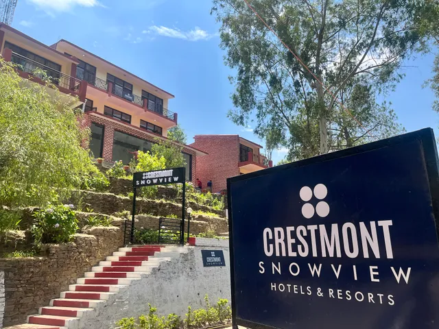 Crestmont Snow View - Best Hotel In Ranikhet