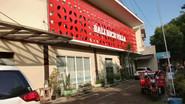 Bali Rich Villa Tuban