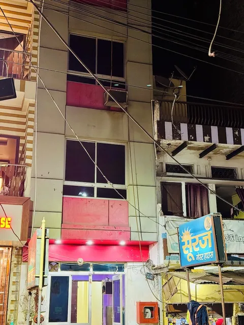 Suraj Guest House & Dormitory Bed