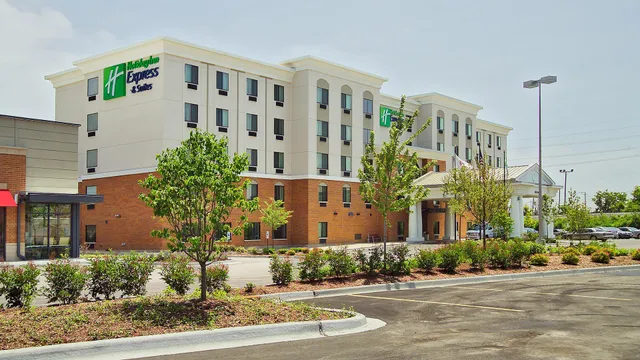 Holiday Inn Express & Suites Chicago West-O'Hare Arpt Area by IHG