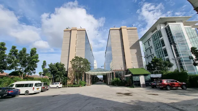 Elegant Airport Hotel