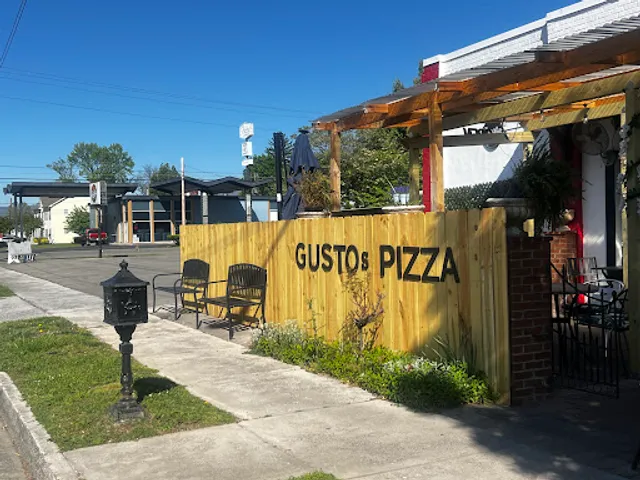 Gusto Pizza