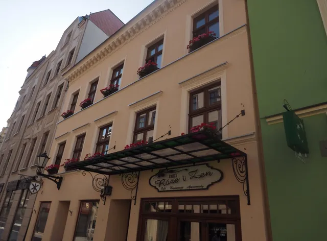 "Róże i Zen" Apartamenty. Pokoje Gościnne