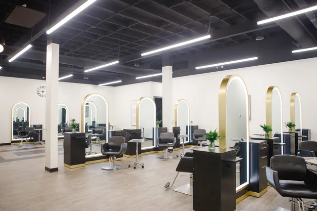 Metropolis Salon