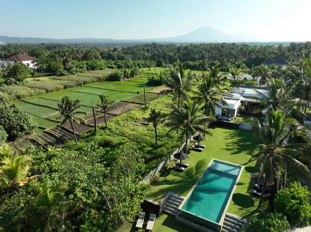 Black Beach Villa by X2 Lifestyle