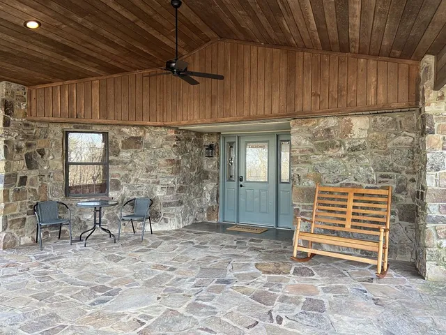 Mountain Stone Lodge