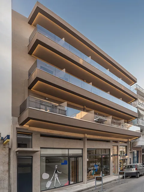 Miss Marrone City Hotel