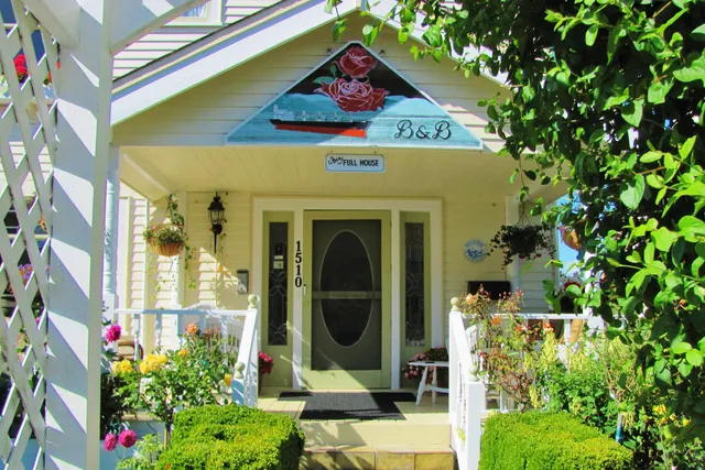 Rose River Inn Bed & Breakfast