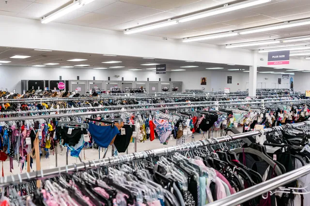 Discount Fashion Warehouse Kenwood