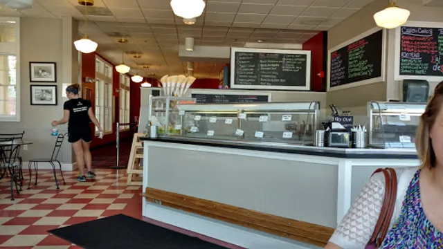 Nona's Homemade Ice Cream, Scituate Harbor