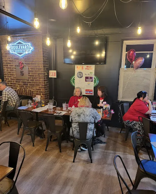 Caliente Pizza & Draft House - Crafton